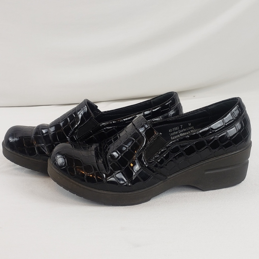 Easy Street Nursing shoes